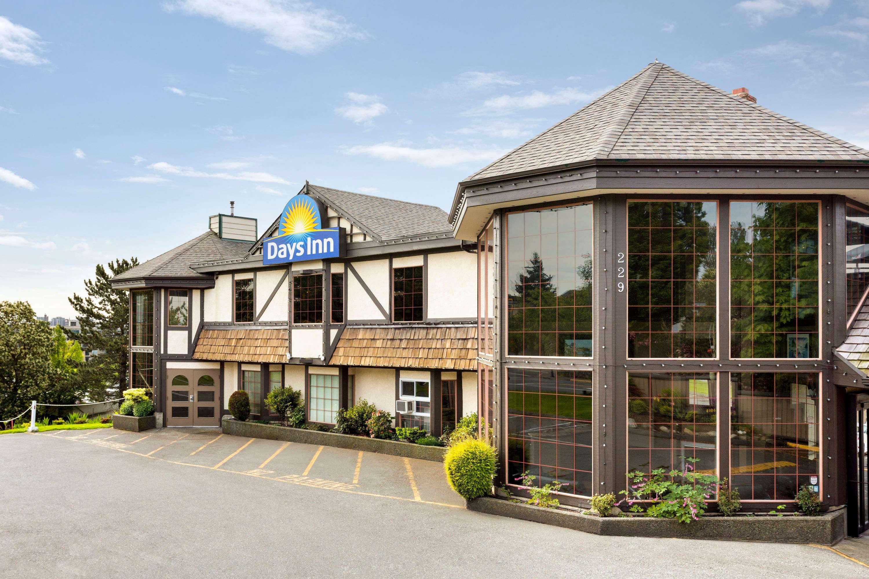 Hotel Days By Wyndham Uptown 3*