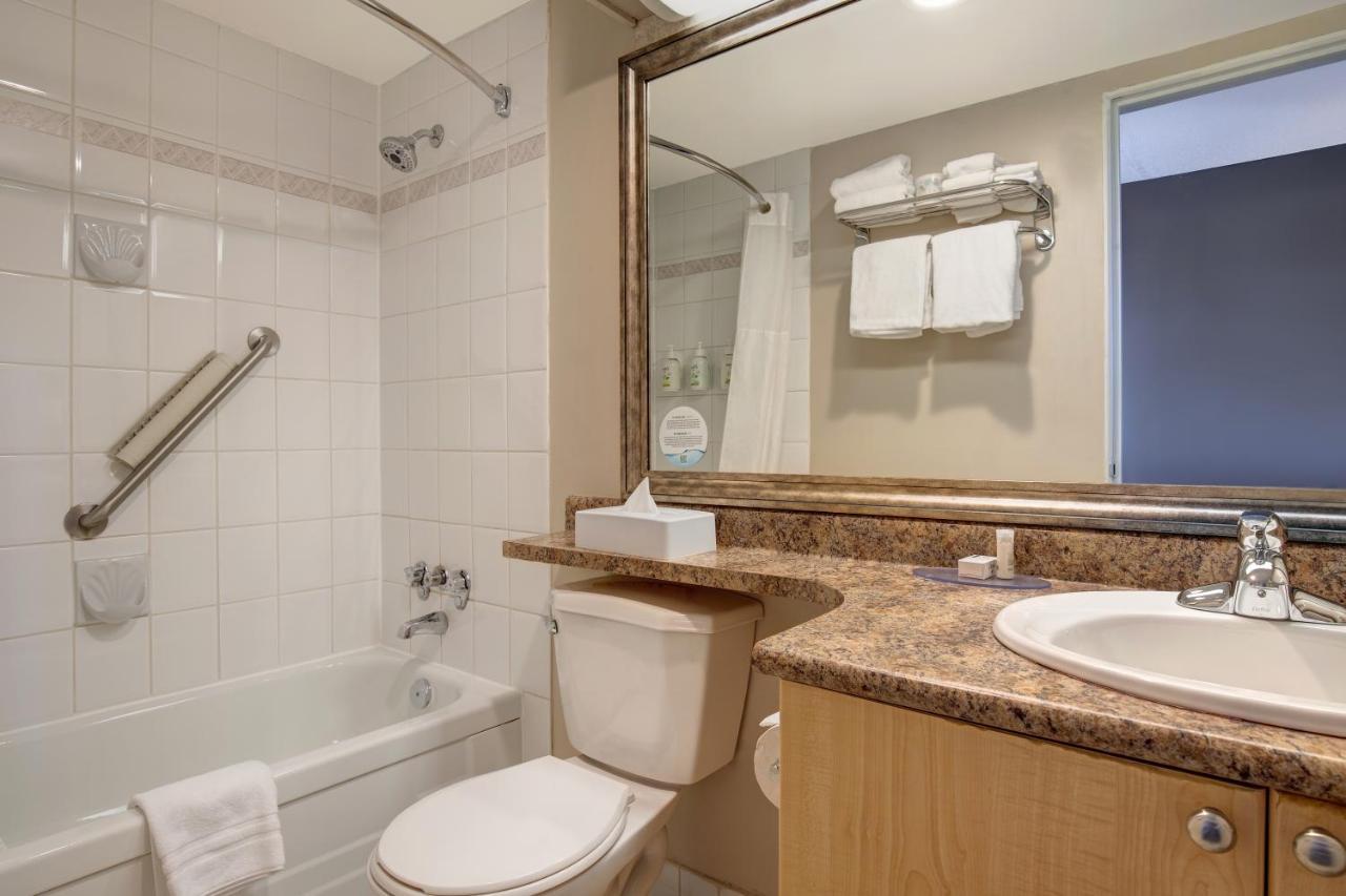 Hotel Days By Wyndham Uptown Victoria